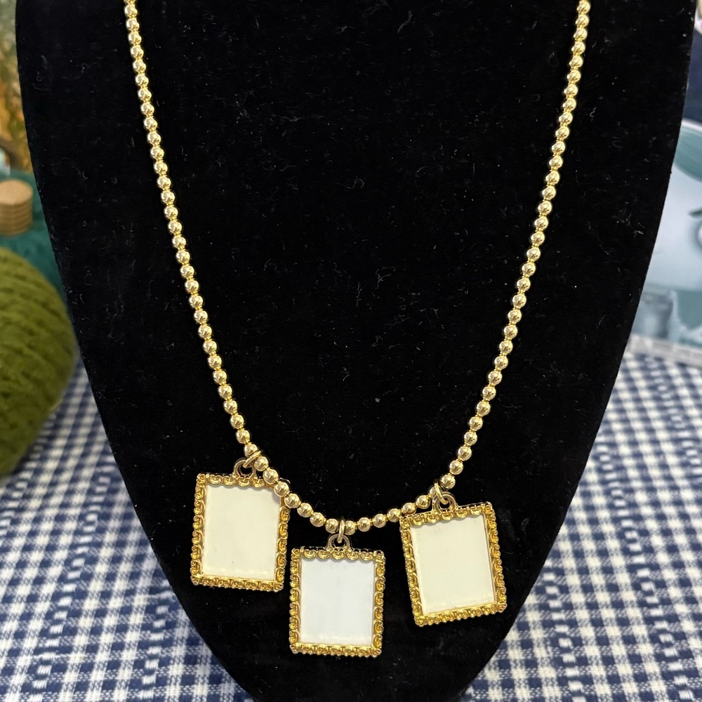 🦖 5 for $20 picture frame necklace | vintage. Bundle items with 🦖 5 for 20 - Picture 2 of 5